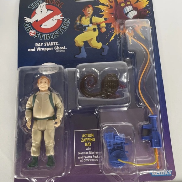 Kenner 2020 The Real Ghostbusters Walmart Exclusive 5" Ray Stantz Action Figure - Picture 3 of 3